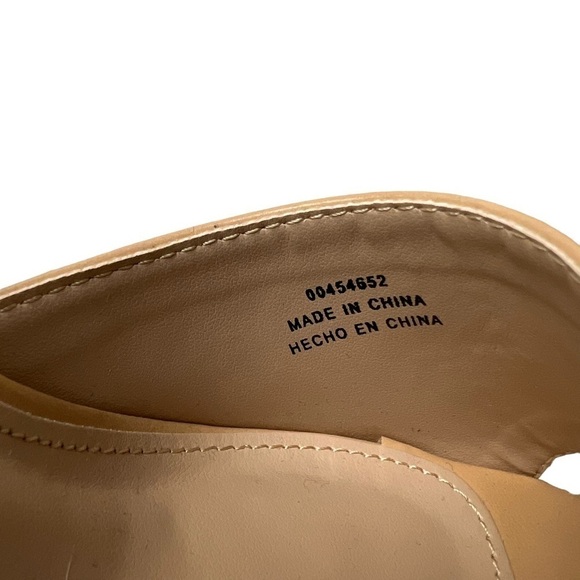 FOREVER 21 Square Toe Nude Beige Faux Leather Slip On Sandals Heels SZ 8.5 Slide - Picture 2 of 8